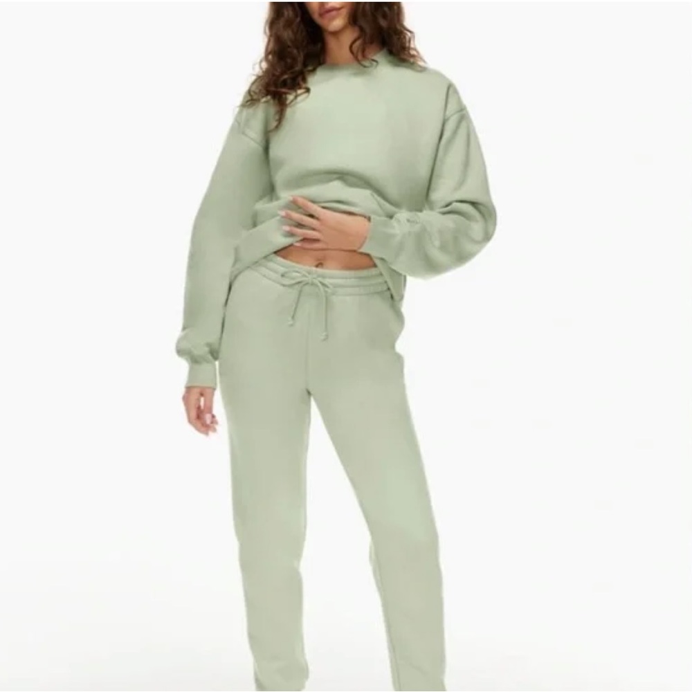 Aritzia Perfect Sweatpants